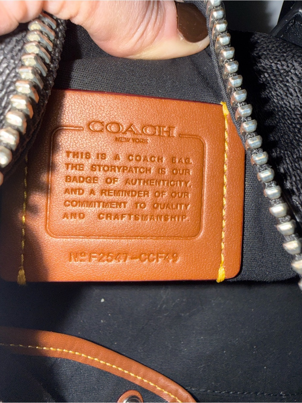 Coach Compass Bag 25-Signature Canvas - Picture 5 of 7